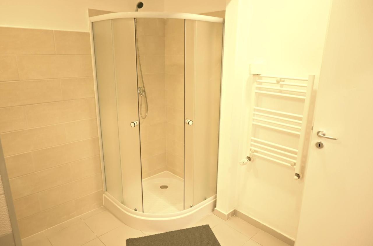 Luana Airport Apartments #4 Otopeni Buitenkant foto